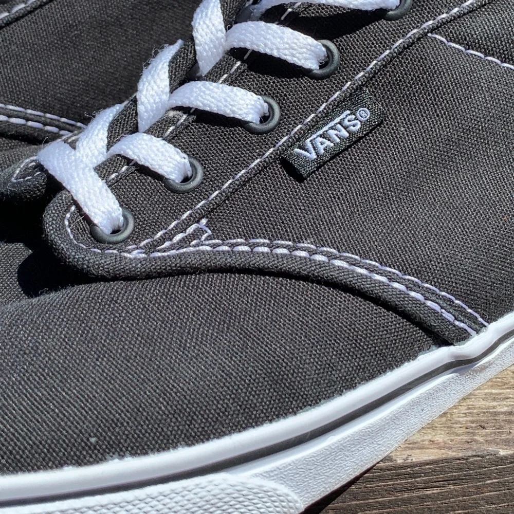 Vans Authentic Low Top Sneakers in Black